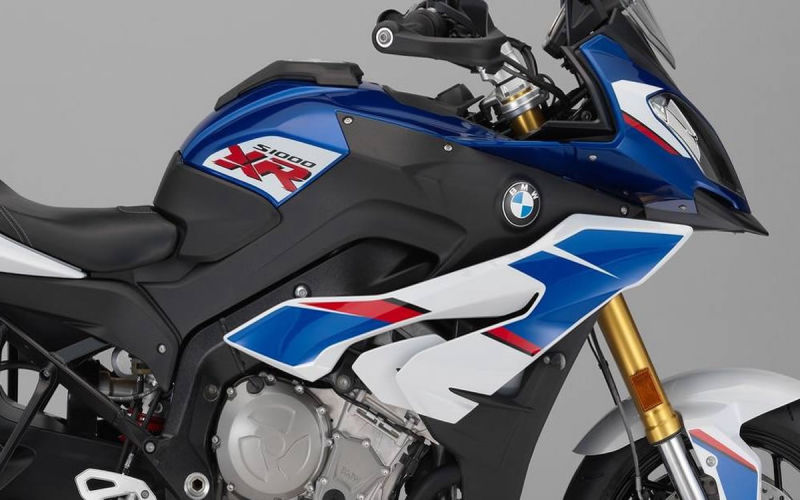 2018 BMW S 1000 XR specs