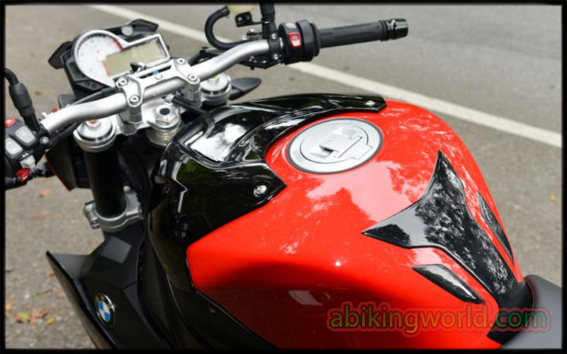 2018 BMW S 1000R specs