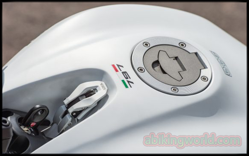 Ducati Monster 797 2017 